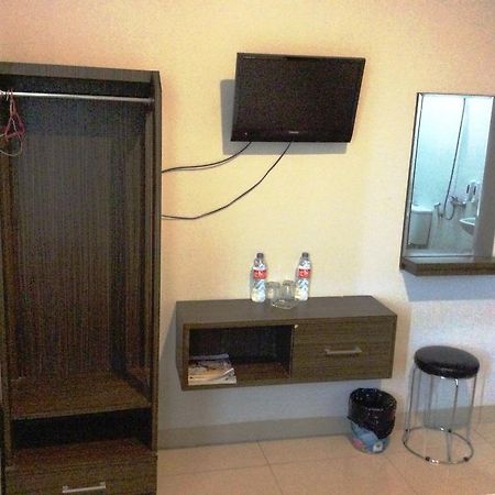 Hotel Diamond Макасар Экстерьер фото
